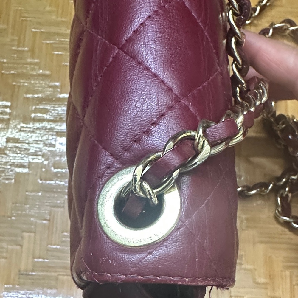 Made in Italy Elegant Burgundy Quilted Chain Bag Turn-lock - Picture 8 of 15